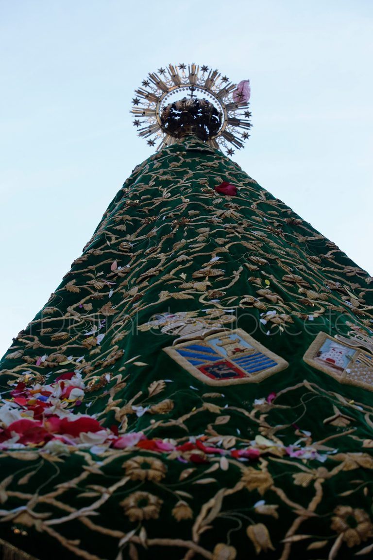 El manto de Dña. Purificación Urrea Pérez de Ontiveros