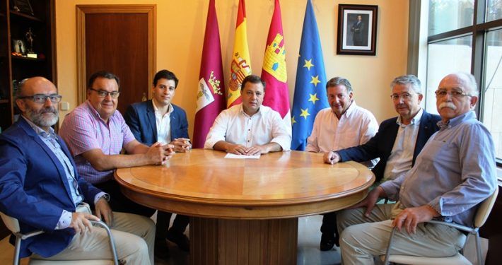 Foto.Reunión-Asociación-Virgen-de-Los-Llanos-Espigas-y-Trova-del-Llanos.29-8-18