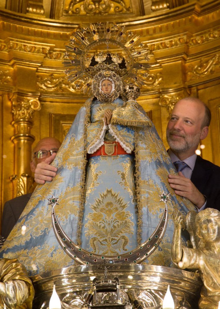 El Duque de Linares visita a la Virgen de los Llanos